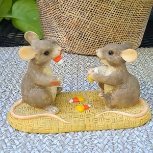 Charming Tails-Candy Corn Vampire 85/607